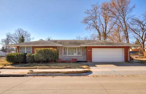 817 E Douglas Avenue, Des Moines, IA 50316