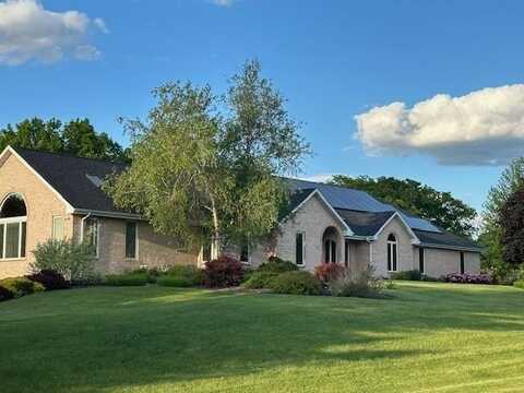 87 Roosevelt, East Dubuque, IL 61025