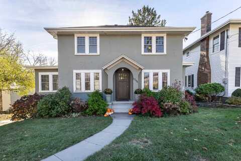 1740 Plymouth, Dubuque, IA 52003