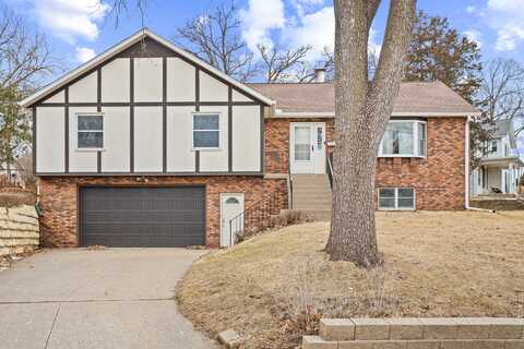 175 York, Dubuque, IA 52003