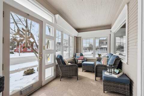800 E Main St, Manchester, IA 52057