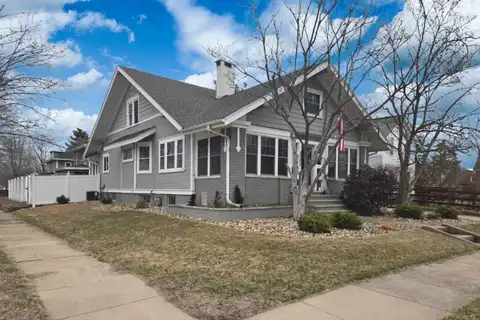 800 E Main St, Manchester, IA 52057