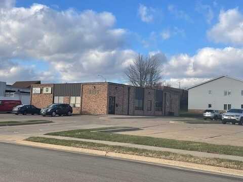 3255 Foothill, Dubuque, IA 52001