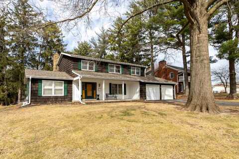 2375 Simpson, Dubuque, IA 52003