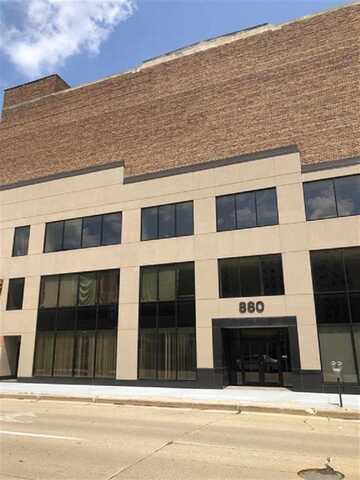 880 Locust, Dubuque, IA 52001