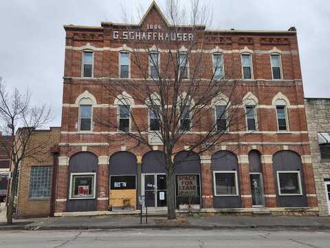 576 Central, Dubuque, IA 52001