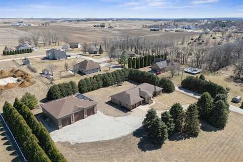 100 Hankins St, Delhi, IA 52223
