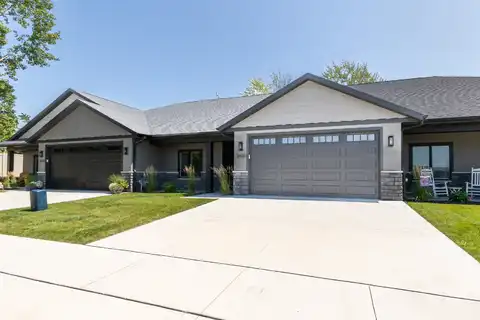 2420 Rolling Creek, Dubuque, IA 52003