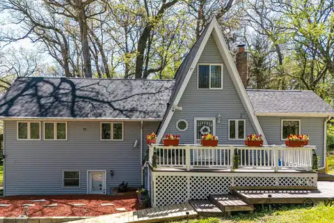 48 Oak Valley, Elizabeth, IL 61028