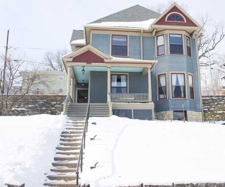 1083 Grove, Dubuque, IA 52001