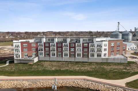 120 Twin Steeples Circle NE Unit 315, Dyersville, IA 52040