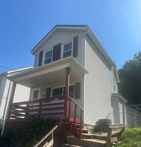 390 Kaufmann, Dubuque, IA 52001