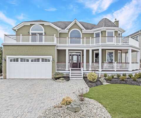10 Imbrie Place, Sea Bright, NJ 07760