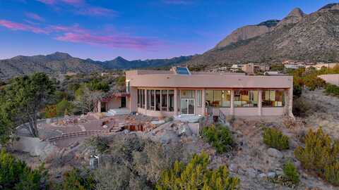 203 SPRING CREEK Drive NE, Albuquerque, NM 87122