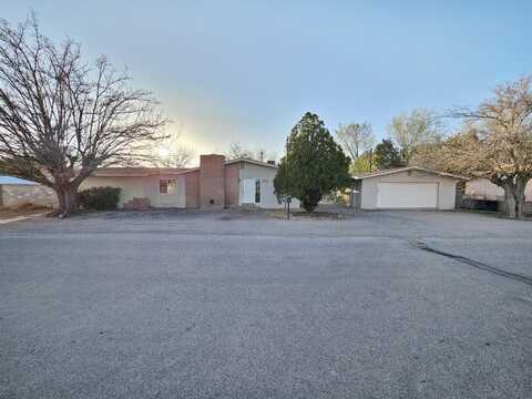 1211 PRESIDIO Place SW, Albuquerque, NM 87105