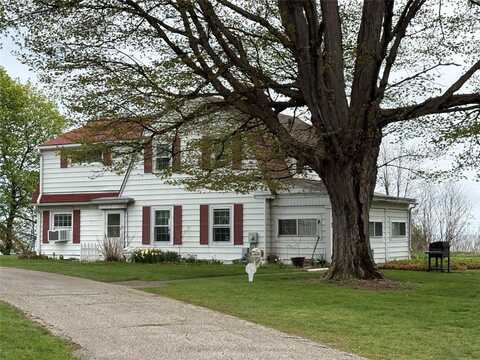 8424 E LAKE Road, Erie, PA 16511