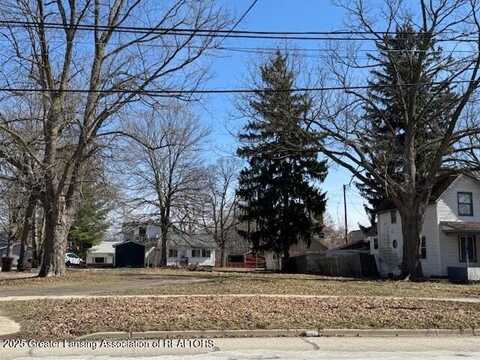 318 N Cochran Avenue, Charlotte, MI 48813