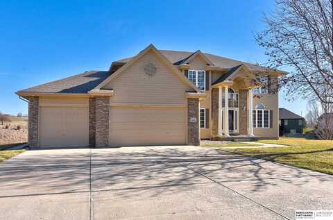 4804 Fountain Circle, Papillion, NE 68133