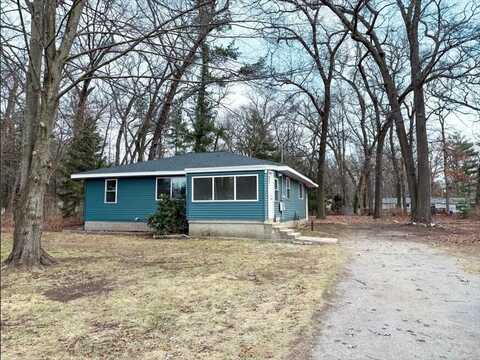 5860 East Street, Twin Lake, MI 49457
