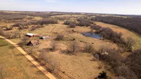 3936 County Road 385, Koshkonong, MO 65692