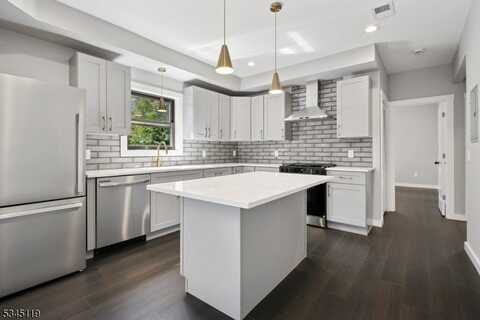 142 Maple Ave, Montclair, NJ 07042