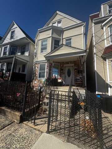 810 Ridge St, Newark, NJ 07104