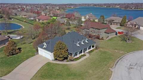 4704 SW Gull Point Drive, Lees Summit, MO 64082
