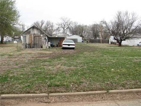 523 E 2nd Avenue, Garnett, KS 66032
