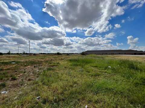 8712 University, Lubbock, TX 79423