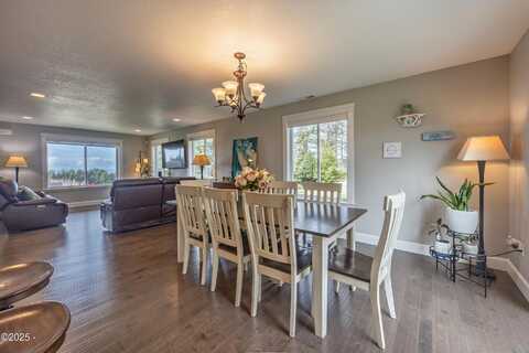 1852 SE Oar, Lincoln City, OR 97367