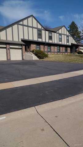2316 Seven Pines Drive, Saint Louis, MO 63146