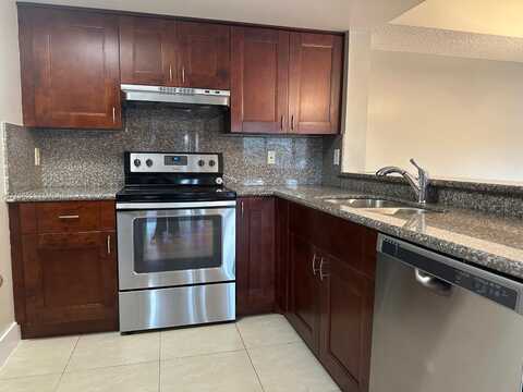 9122 W Atlantic Blvd, Coral Springs, FL 33071