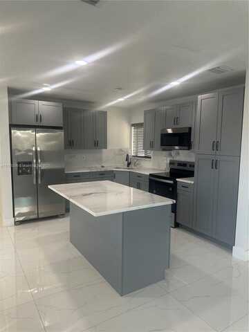 16900 NW 36th Ave, Miami Gardens, FL 33056