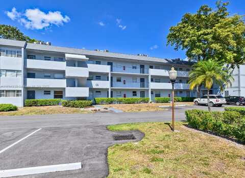 8401 Lagos De Campo Blvd, Tamarac, FL 33321