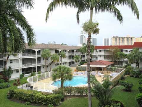 581 Blue Heron Dr, Hallandale Beach, FL 33009