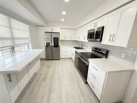 804 Cypress Blvd, Pompano Beach, FL 33069