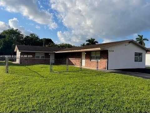 5219 SW 43rd Ter, Dania Beach, FL 33314