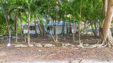 9055 SW 158th St, Palmetto Bay, FL 33157
