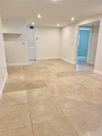 119 Gardens Dr, Pompano Beach, FL 33069