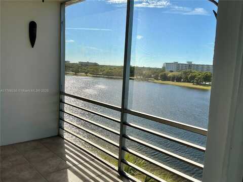 2801 N Palm Aire Dr, Pompano Beach, FL 33069
