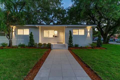 3260 NW 9th St, Miami, FL 33125