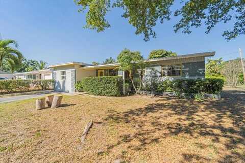 1300 SW 67th Way, Pembroke Pines, FL 33023