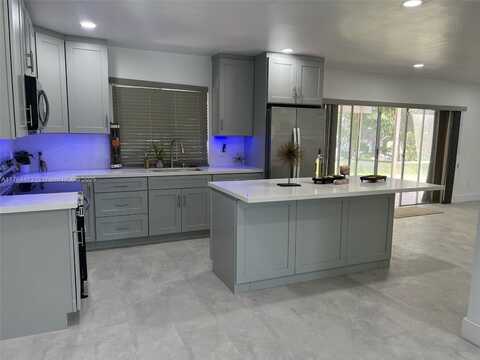 14950 S Spur Dr, Miami, FL 33161