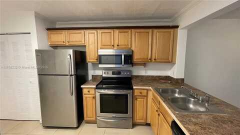 871 NE 207th Ter, Miami, FL 33179