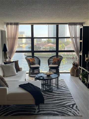 200 Leslie Dr, Hallandale Beach, FL 33009