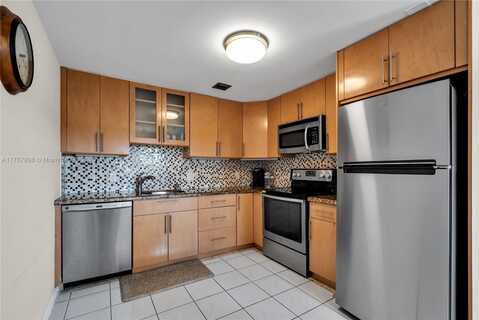 4032 Farnham O, Deerfield Beach, FL 33442