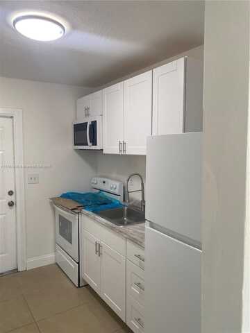 2736 NW 15th Ct, Fort Lauderdale, FL 33311
