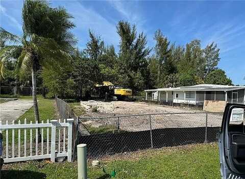 116 JEEPERS DRIVE, Naples, FL 34112