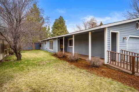 2535 SW Salmon Avenue, Redmond, OR 97756