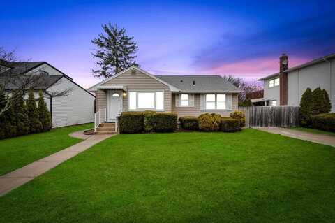 81 Woodbine Drive N, Hicksville, NY 11801